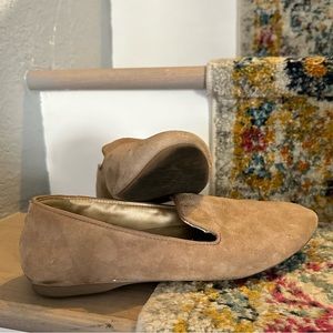 BIRDIES STARLING LOAFER IN LATTE SUEDE Size 8.5